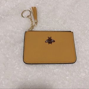 Bee coin purse with 3 credit card holders